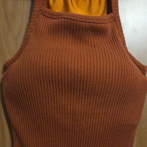 Rust Ribbed Tank Top - Picture 3 of 4